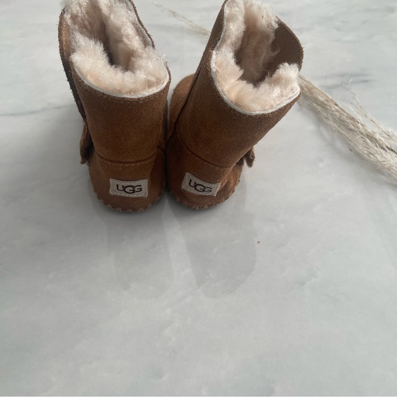 Ugg Australia baby classic boot infant size 4/5 - Picture 2 of 5